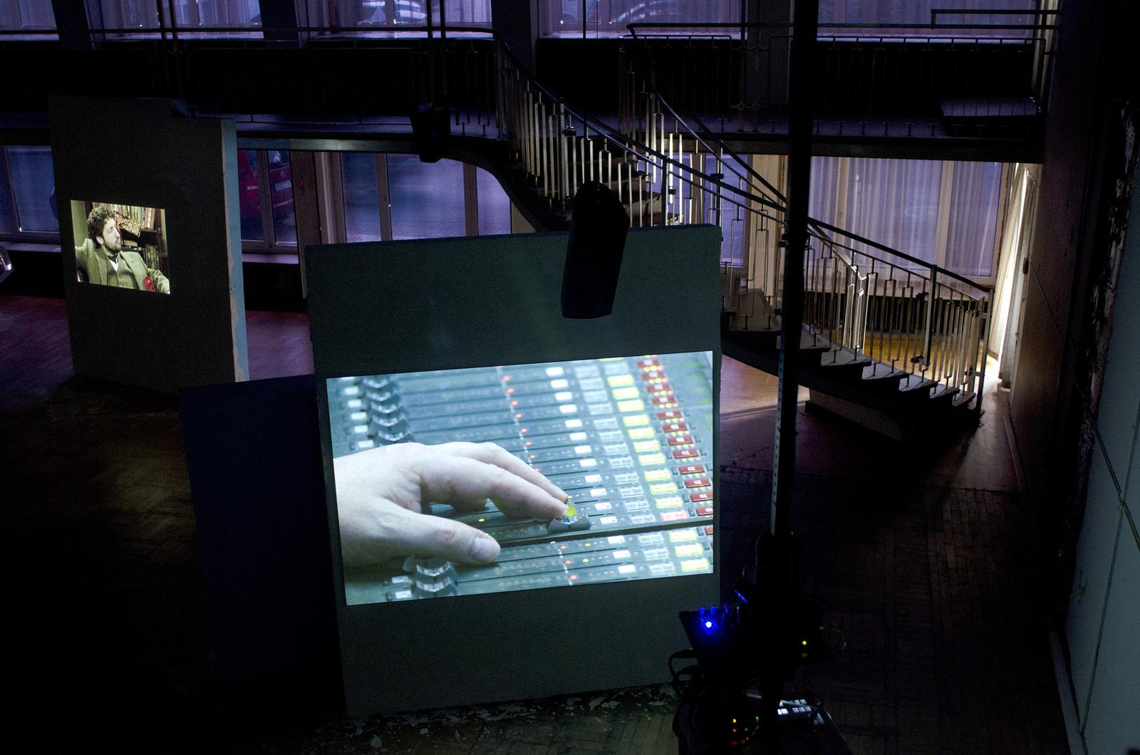 Gerard Byrne A man and a woman make love 2012. Television production. Variable loop of approximately 19 minutes