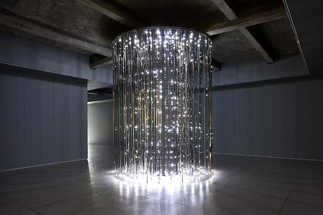 Cylinder, 2011
White LEDs, mirror finished stainless steel, steel, custom software, electrical hardware
12 x 9 x 9 feet