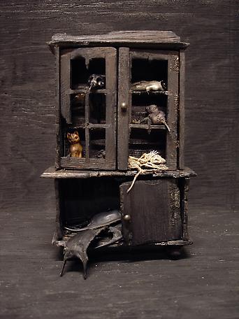 Brända skåpet
2007
mixed media
30 x 20 cm