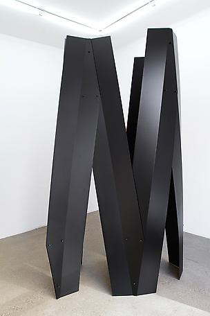 Lars Englund
Untitled 
2011
Svartcintrad aluminium
275 x 140 x 85 cm
