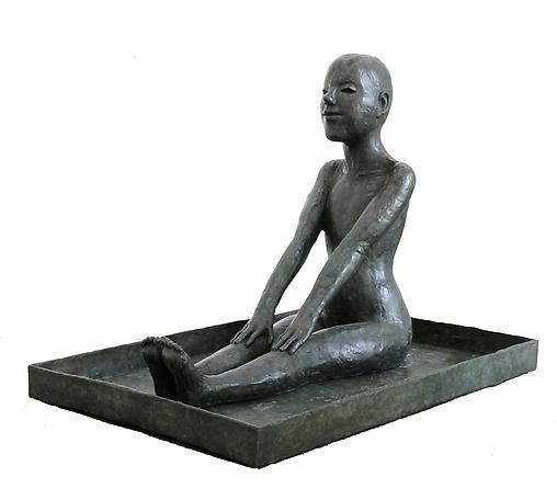 Lena Cronqvist
Flicka med raka knän i balja
2009
bronze
100 x 139 x 110 cm