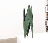 Stabil
2011
bronze
54 x 16 x 16 cm