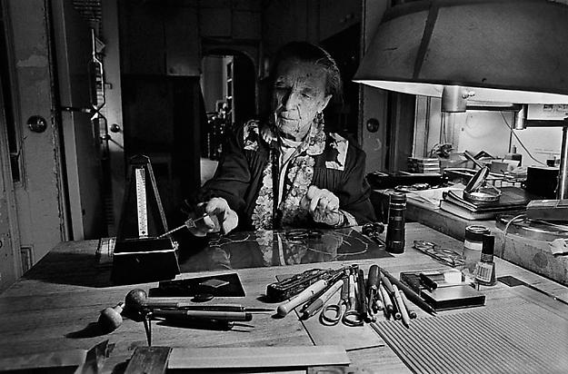 Louise Bourgeois and the metronome
1995
25 x 36,7 cm
gelatin silver print