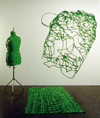 Posing 
1991
painting installation
acrylic on canvas
240 x 300 cm
mixed media
170 x 50 x 30 cm