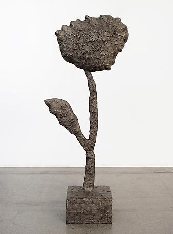 Single Flower 
2008
bronze
h. 118 cm