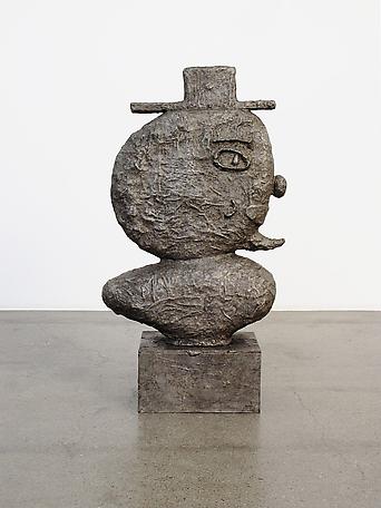 Man with hat (portrait)
bronze
h. 92 cm