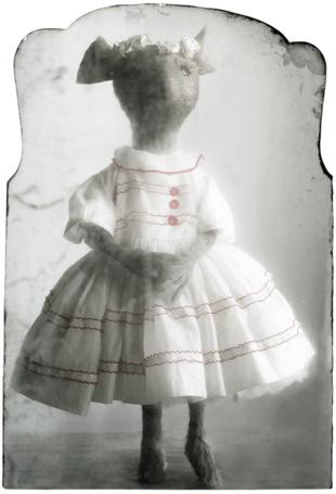 Mouse in Silk Dress, 2016
Fine Art Print
30 x 20 cm