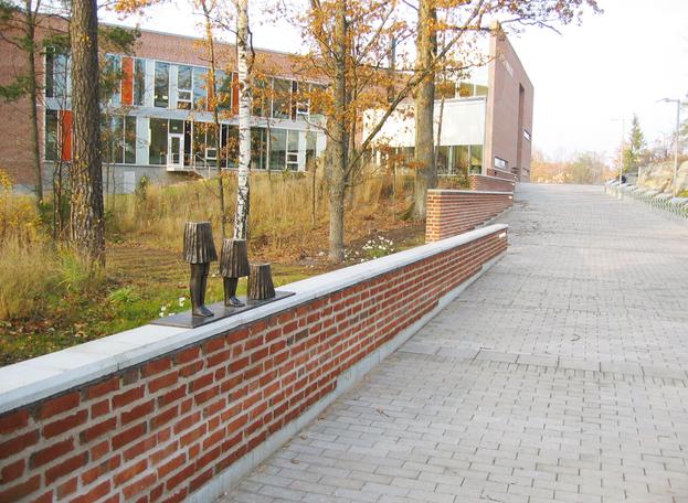 Nigning
2005
bronze
public commission Huddinge, Sweden