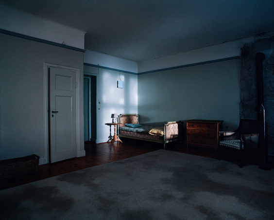 Aida Chehrehgosha
Black thoughts 4, from the series I can't stop thinking
2014
pigment print
124 x 156 cm