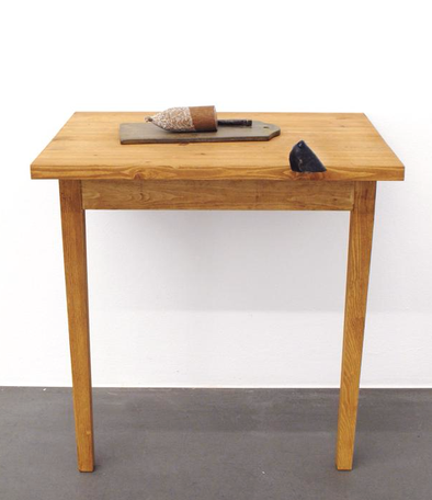 Nötfärs,späck,vitlök och kryddor
2015
bronze and wood
77 x 69 x 57 cm