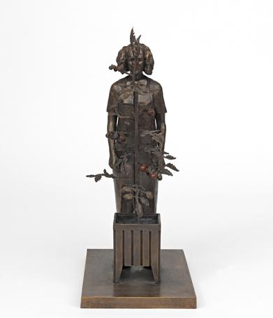 Kamouflage
2015
bronze
67 x 28 x 41 cm